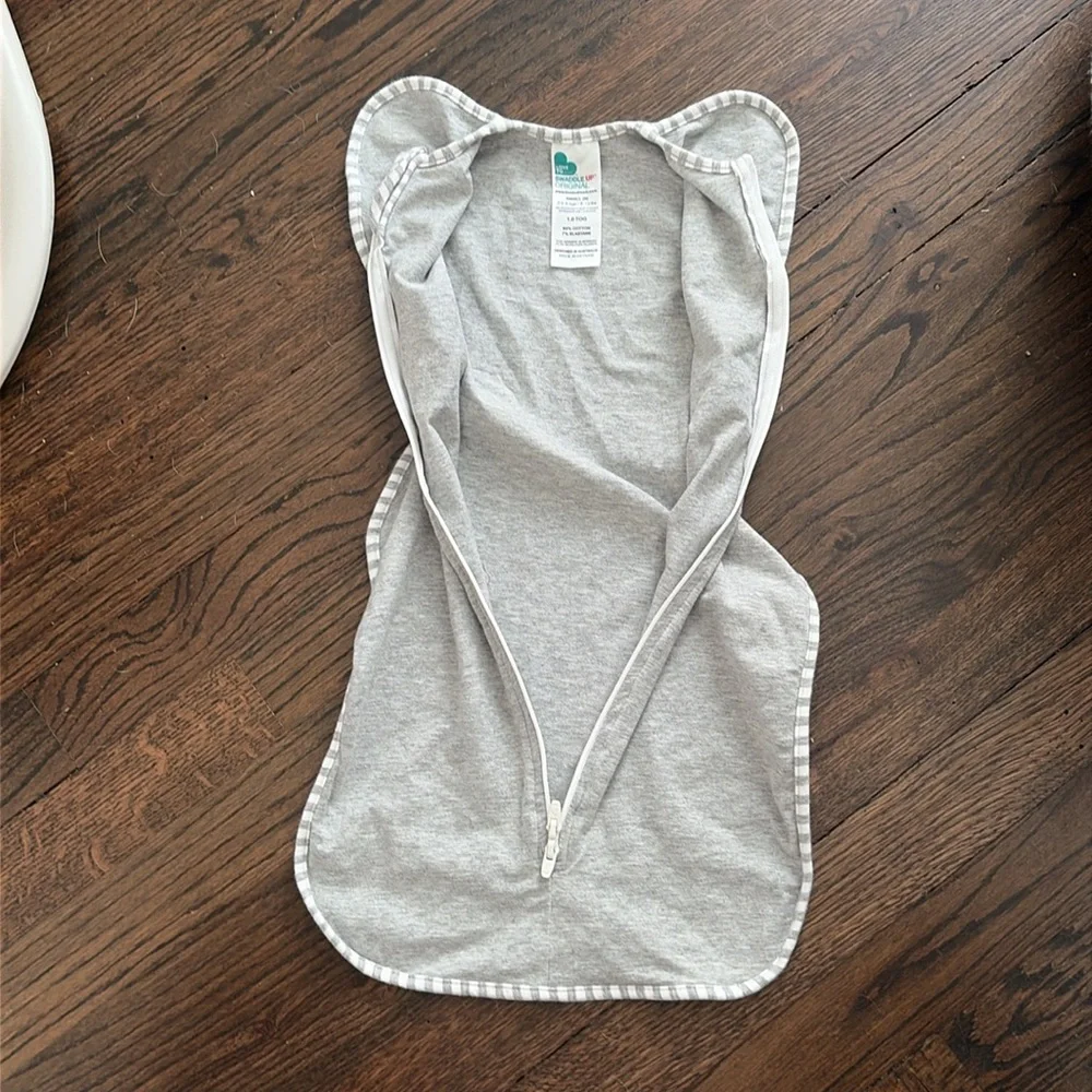 Love to Dream Velcro-style Infant Swaddle Sleep Sack - Light Gray